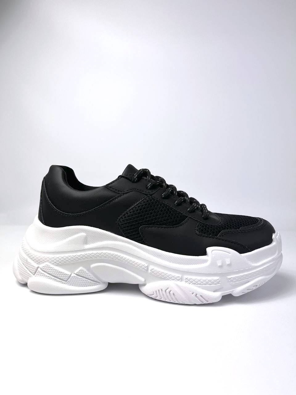 Even & Odd Sneakers