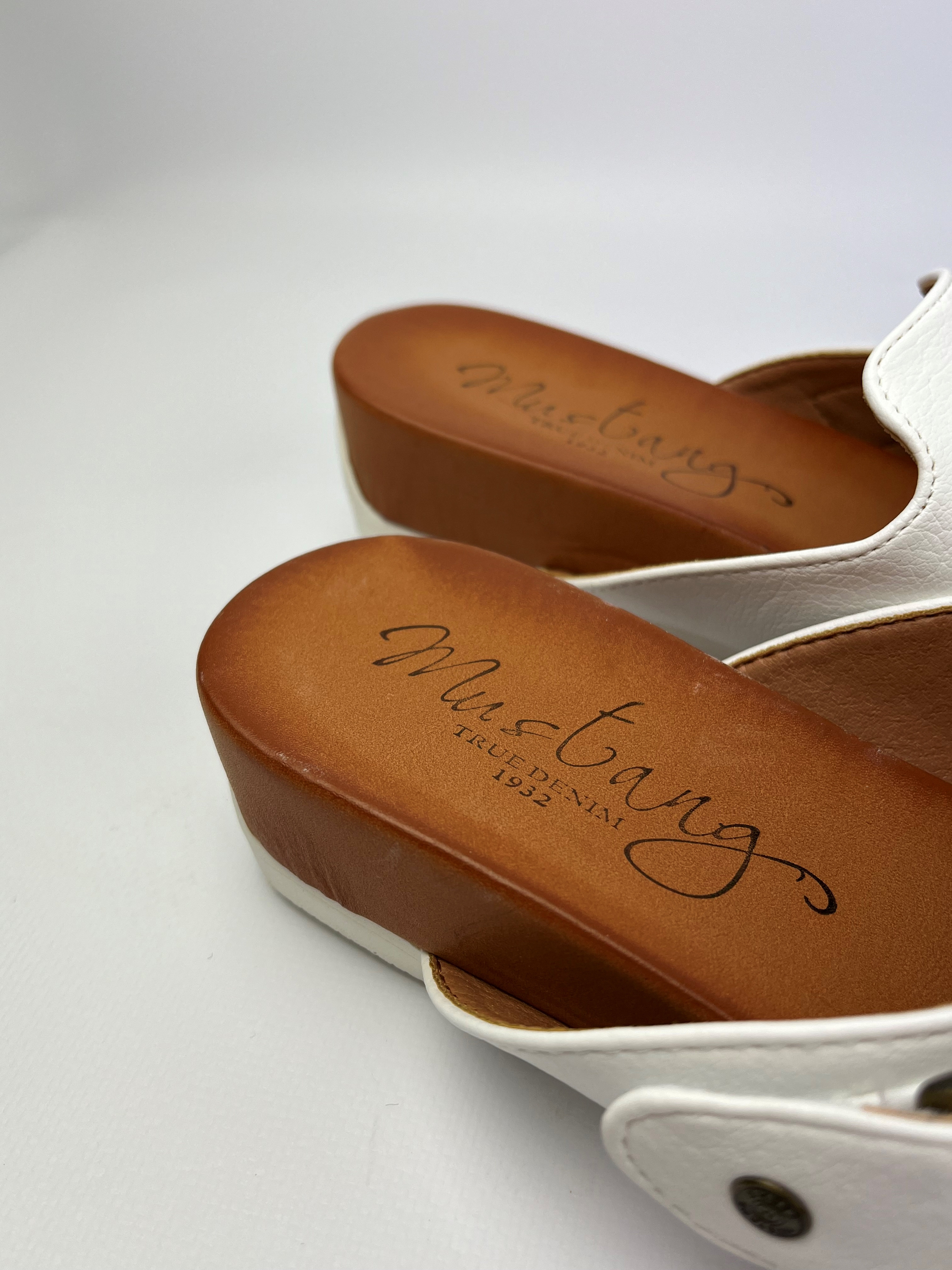 Mustang sandals