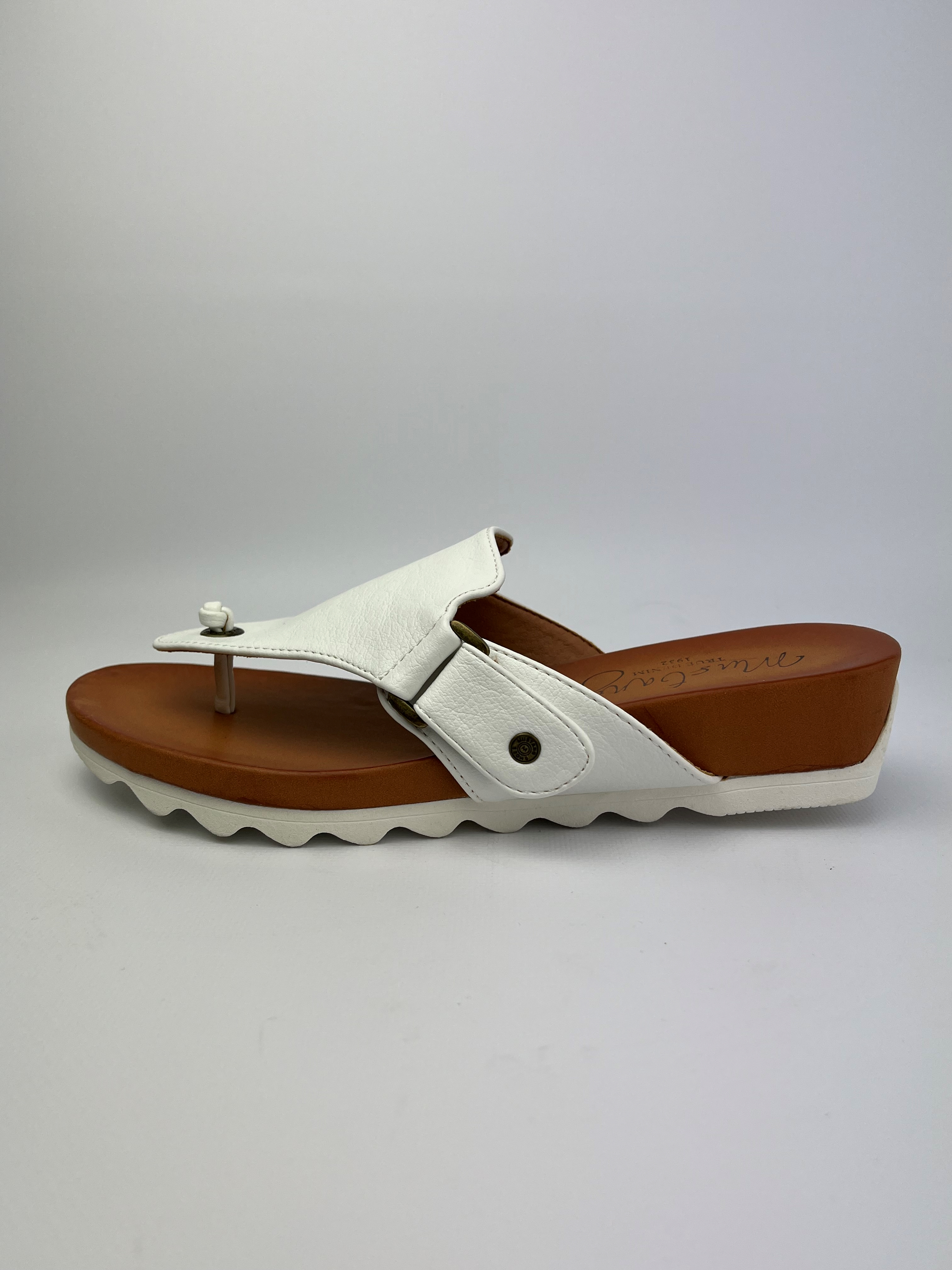 Mustang sandals